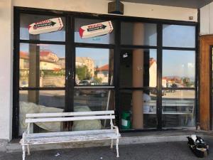 Avtobusna postaja Postoja_pred postavitvijo